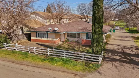 2391 Shady Ln, Anderson, CA 96007