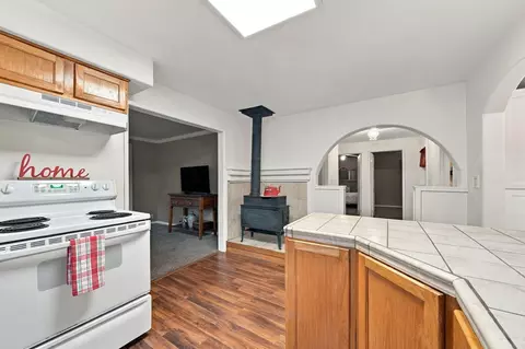 Kitchen - 110 Churn Creek Rd, Redding, CA 96003 photo 2 of 5