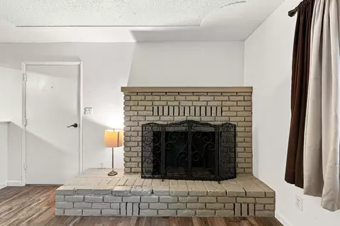 Living - 110 Churn Creek Rd, Redding, CA 96003 photo 3 of 4