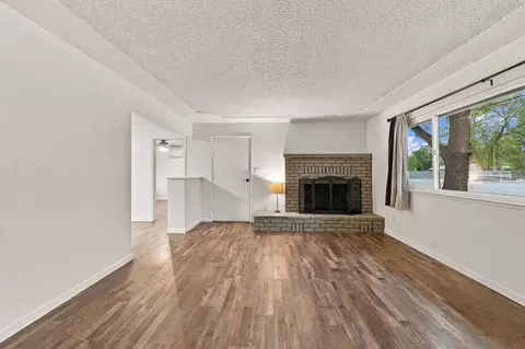 Living - 110 Churn Creek Rd, Redding, CA 96003 photo 2 of 4