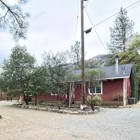 221 Bear Springs Rd, Junction City, CA 96048