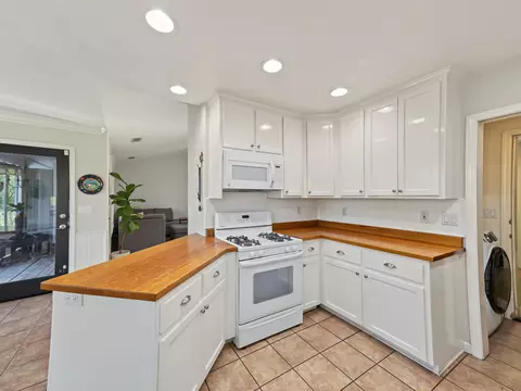Kitchen - 8634 Simmons Rd, Redding, CA 96001 photo 2 of 5