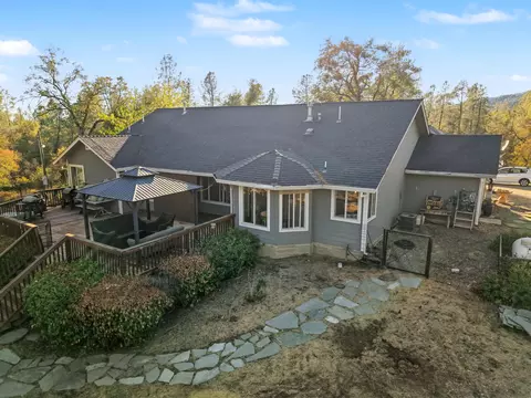 Exterior - 8634 Simmons Rd, Redding, CA 96001 photo 15 of 22