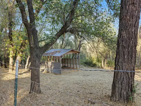 Exterior - 8634 Simmons Rd, Redding, CA 96001 photo 13 of 22
