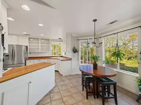 Kitchen - 8634 Simmons Rd, Redding, CA 96001 photo 1 of 5