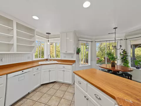 Kitchen - 8634 Simmons Rd, Redding, CA 96001 photo 5 of 5