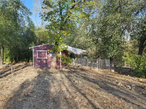 Exterior - 8634 Simmons Rd, Redding, CA 96001 photo 21 of 22