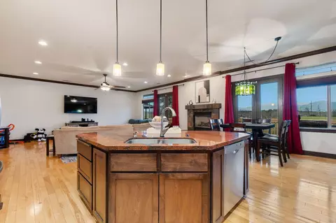 Kitchen - 3360 Stanford Dr, Redding, CA 96003 photo 4 of 4