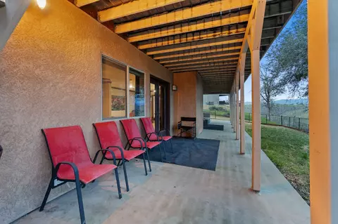 Exterior - 3360 Stanford Dr, Redding, CA 96003 photo 8 of 10
