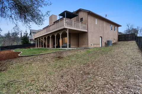 Exterior - 3360 Stanford Dr, Redding, CA 96003 photo 5 of 10