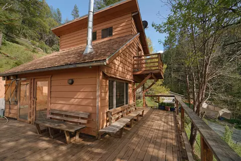 325 Vitzthum Gulch Rd, Douglas City, CA 96024
