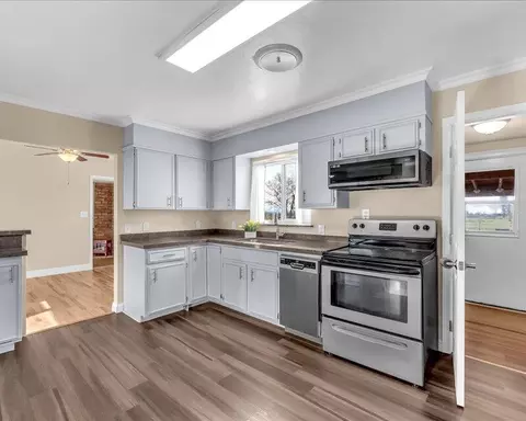 Kitchen - 21745 Hatfield Rd, Red Bluff, CA 96080 photo 5 of 5
