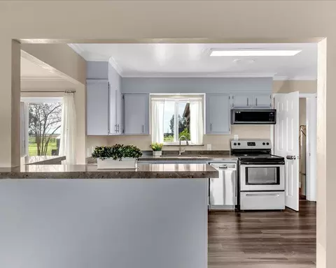 Kitchen - 21745 Hatfield Rd, Red Bluff, CA 96080 photo 1 of 5