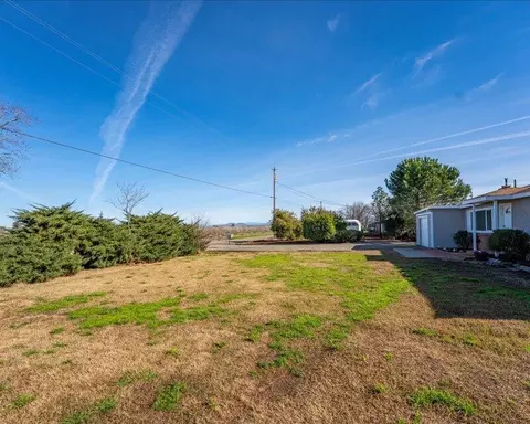 Exterior - 21745 Hatfield Rd, Red Bluff, CA 96080 photo 9 of 16