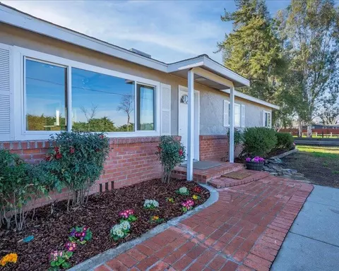 Exterior - 21745 Hatfield Rd, Red Bluff, CA 96080 photo 5 of 16