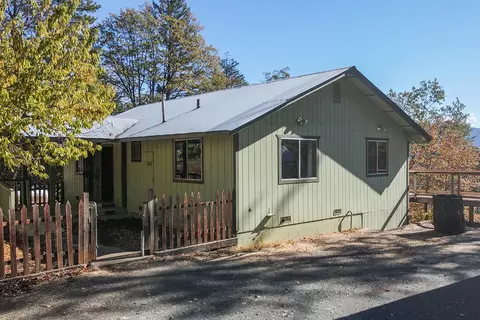 251 Hocker Meadow Rd, Junction City, CA 96048