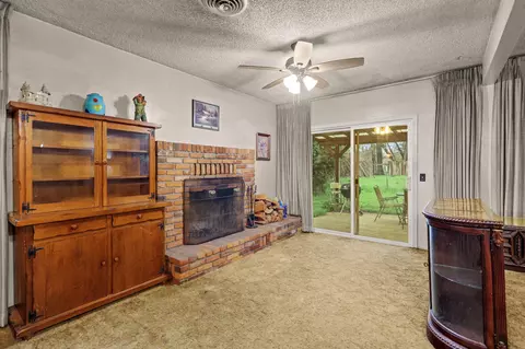 Living - 6725 Reflection St, Redding, CA 96001 photo 1 of 1