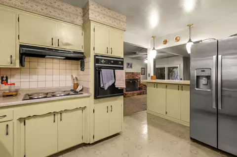 Kitchen - 6725 Reflection St, Redding, CA 96001 photo 2 of 3