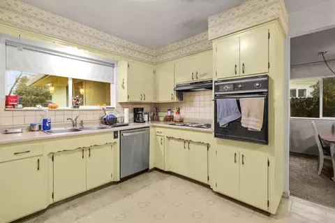 Kitchen - 6725 Reflection St, Redding, CA 96001 photo 3 of 3