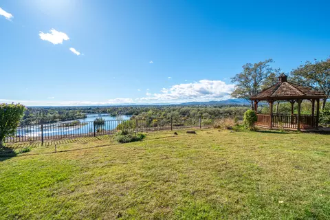 View/Area - 960 River Bend Rd, Redding, CA 96003 photo 10 of 52