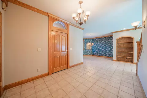 Entry Way - 960 River Bend Rd, Redding, CA 96003 photo 2 of 5