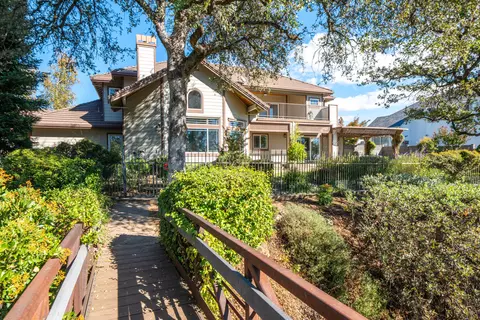 Exterior - 960 River Bend Rd, Redding, CA 96003 photo 17 of 24