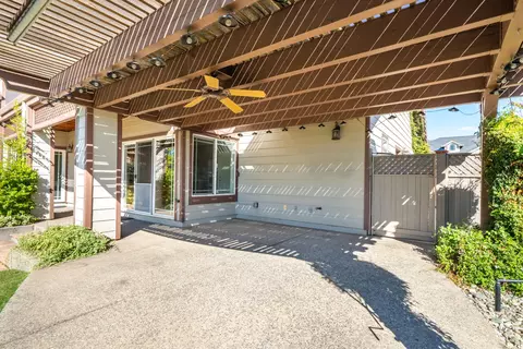 Exterior - 960 River Bend Rd, Redding, CA 96003 photo 9 of 24
