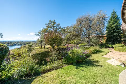 Exterior - 960 River Bend Rd, Redding, CA 96003 photo 12 of 24