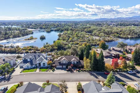View/Area - 960 River Bend Rd, Redding, CA 96003 photo 24 of 52