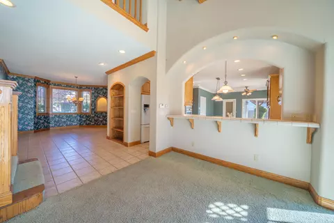Living - 960 River Bend Rd, Redding, CA 96003 photo 7 of 7