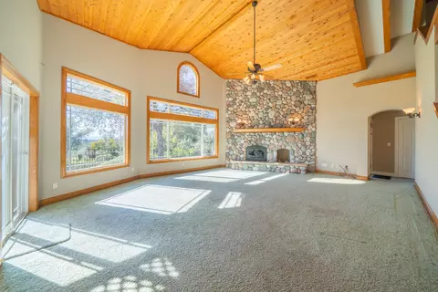 Living - 960 River Bend Rd, Redding, CA 96003 photo 1 of 7