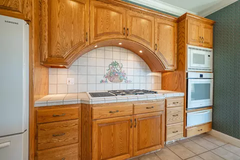 Kitchen - 960 River Bend Rd, Redding, CA 96003 photo 5 of 9