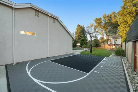 Exterior - 3030 Clear Water Ct, Redding, CA 96002 photo 13 of 19