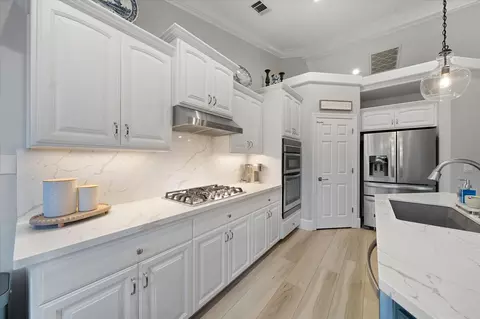 Kitchen - 3030 Clear Water Ct, Redding, CA 96002 photo 5 of 5