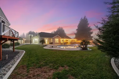 Exterior - 3030 Clear Water Ct, Redding, CA 96002 photo 12 of 19