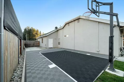 Exterior - 3030 Clear Water Ct, Redding, CA 96002 photo 14 of 19