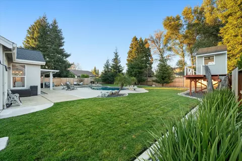 Exterior - 3030 Clear Water Ct, Redding, CA 96002 photo 16 of 19