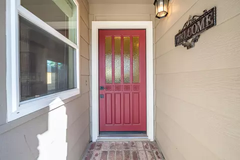 Entry Way - 6733 El Camino Dr, Redding, CA 96001 photo 2 of 3