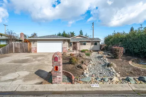 6733 El Camino Dr, Redding, CA 96001