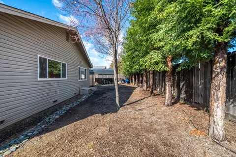 Exterior - 6733 El Camino Dr, Redding, CA 96001 photo 11 of 19