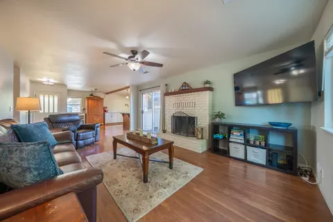 Living - 6733 El Camino Dr, Redding, CA 96001 photo 3 of 3