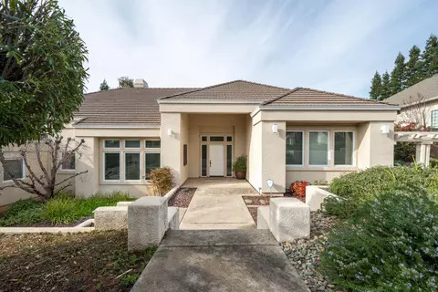3768 Sunday Ct, Redding, CA 96001 photo 2