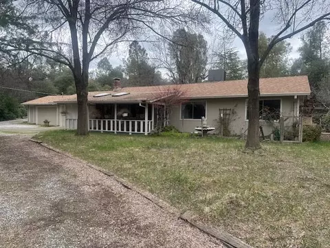 2966 Quartz Hill Rd, Redding, CA 96003