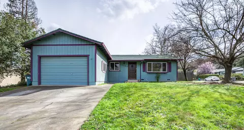 1365 Andrew Ave, Anderson, CA 96007