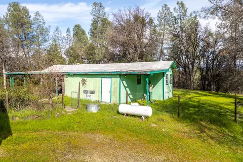 10162 Harley Leighton Rd, Redding, CA 96003 photo 11