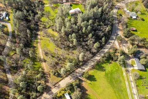 10162 Harley Leighton Rd, Redding, CA 96003 photo 17