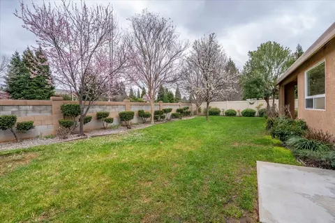 Exterior - 962 Leisha Ln, Redding, CA 96001 photo 8 of 13