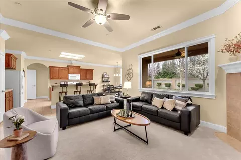 Living - 962 Leisha Ln, Redding, CA 96001 photo 3 of 3