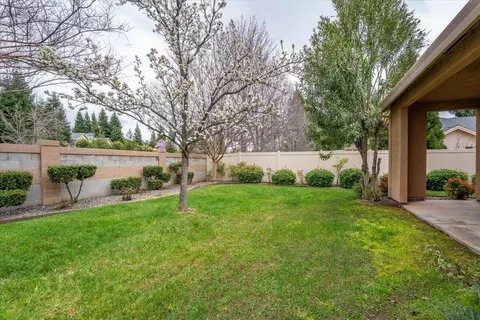 Exterior - 962 Leisha Ln, Redding, CA 96001 photo 9 of 13