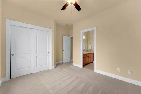 Bedroom - 962 Leisha Ln, Redding, CA 96001 photo 6 of 7